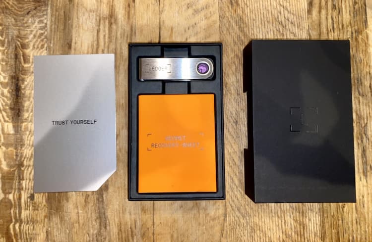 Ledger Nano S PLUSを開けてみた